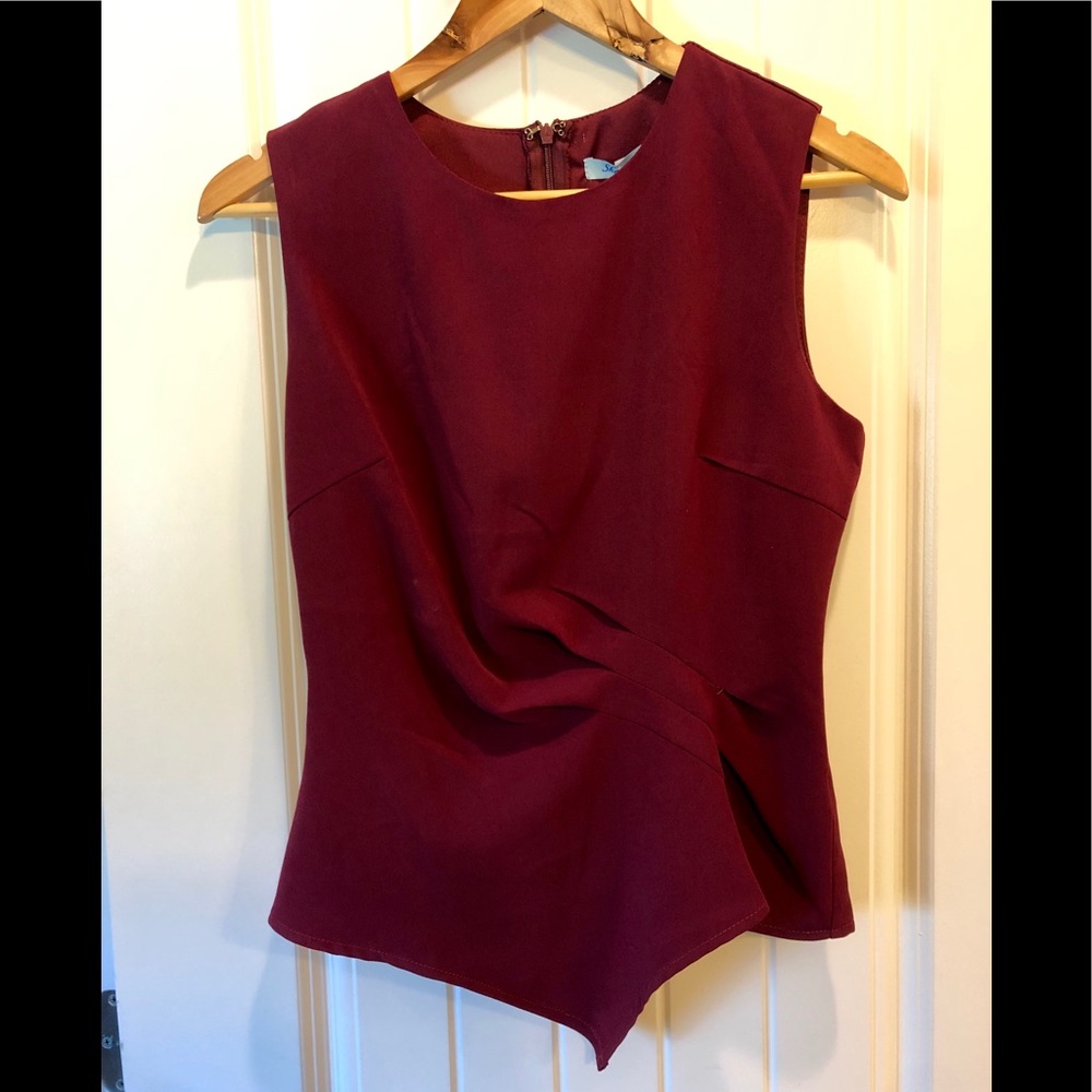 She + sky - burgundy sleeveless ruched top - Picture 3 of 7